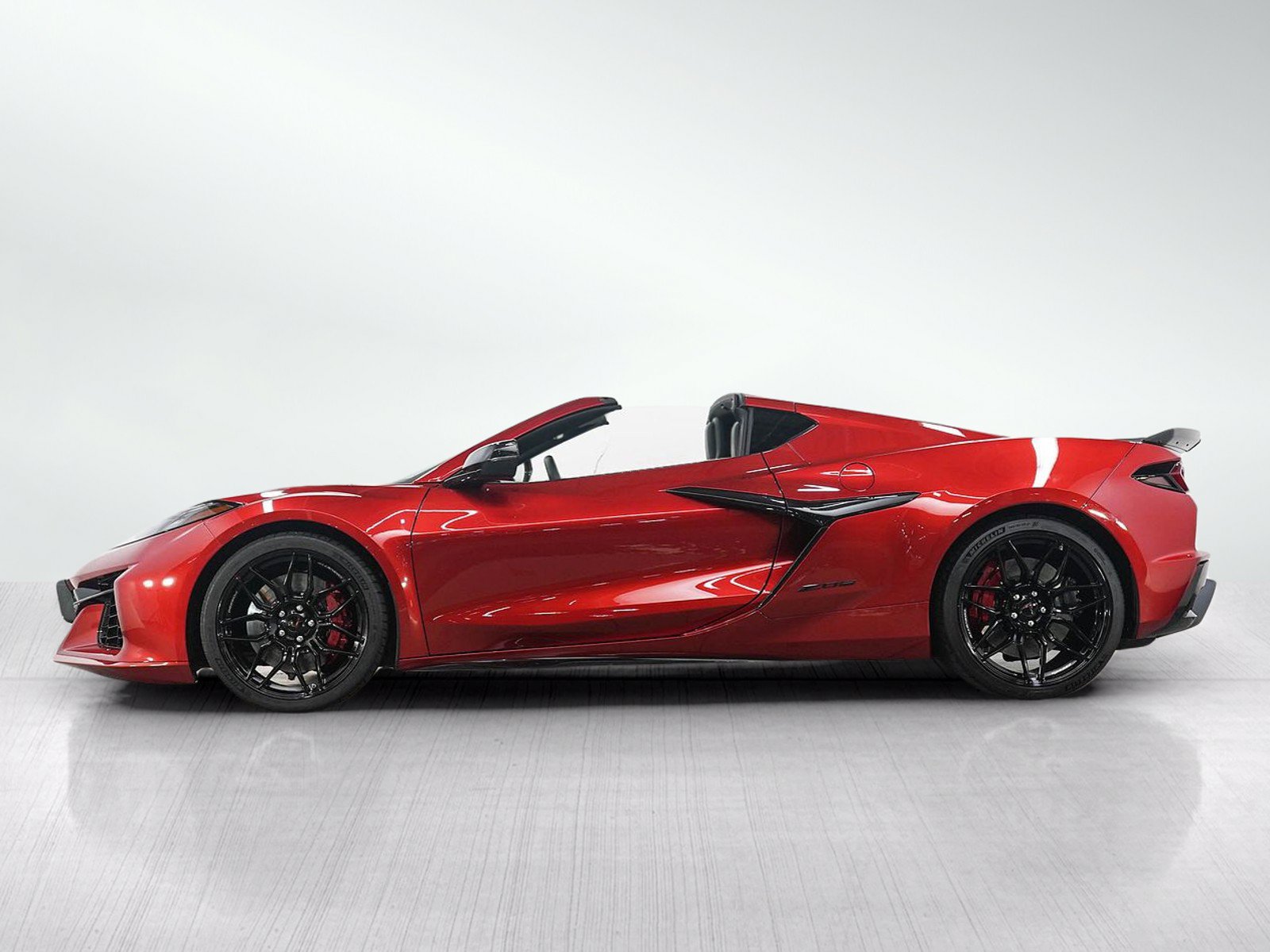 Used 2025 Chevrolet Corvette Z06 w/ Stealth Interior Trim Package RWD image 3