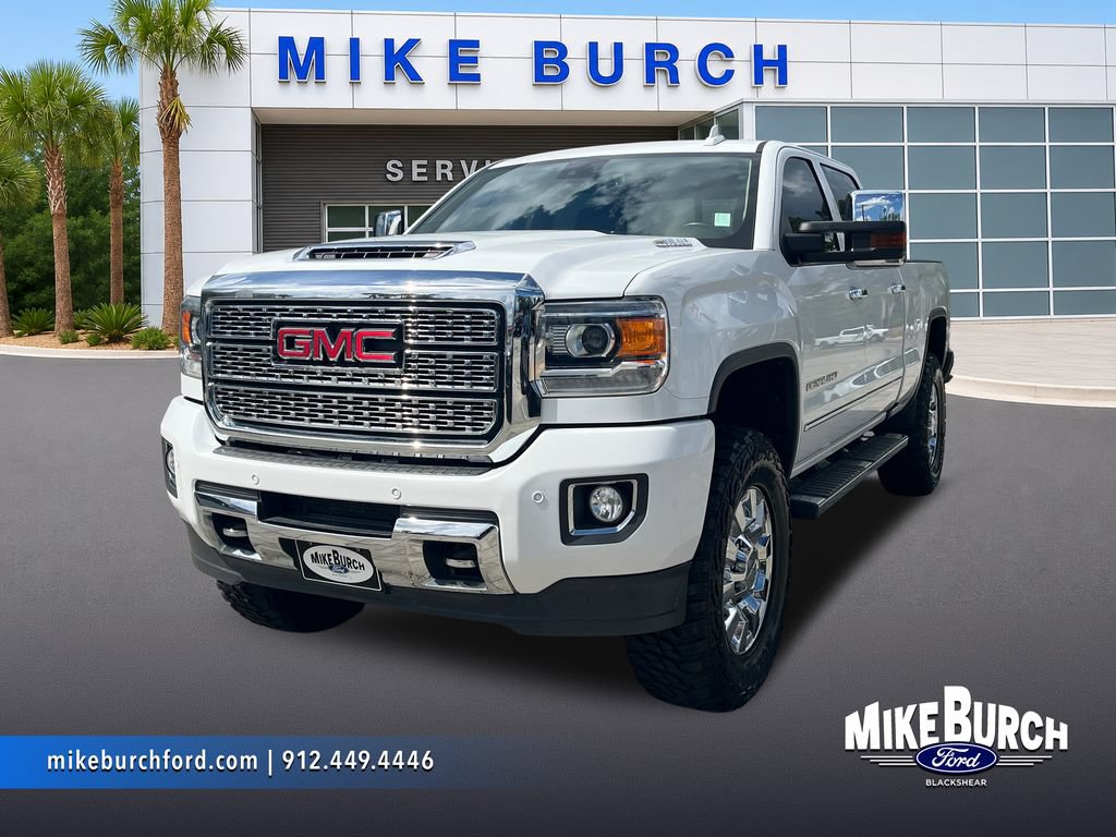 Used 2019 GMC Sierra 2500 Denali w/ Duramax Plus Package AWD/4WD image 2