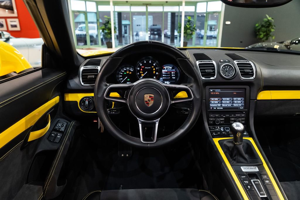 Used 2016 Porsche Boxster Spyder image 24