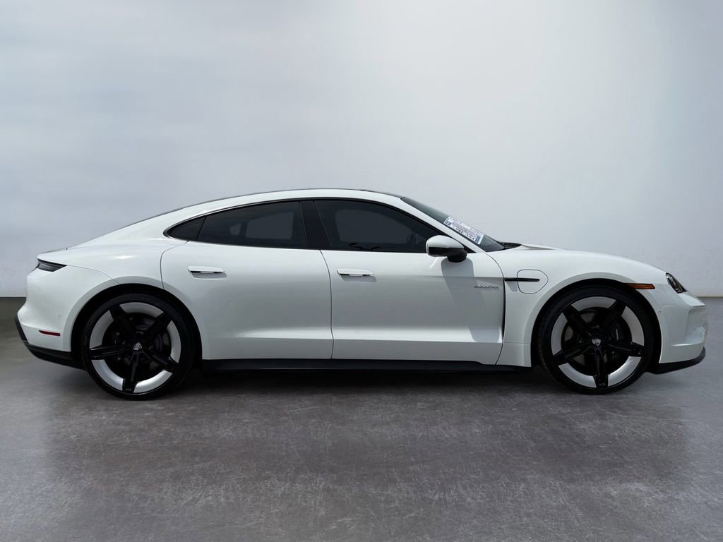 Used 2025 Porsche Taycan image 2
