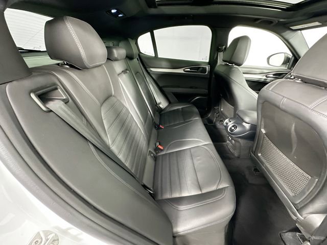Used 2022 Alfa Romeo Stelvio Veloce image 29