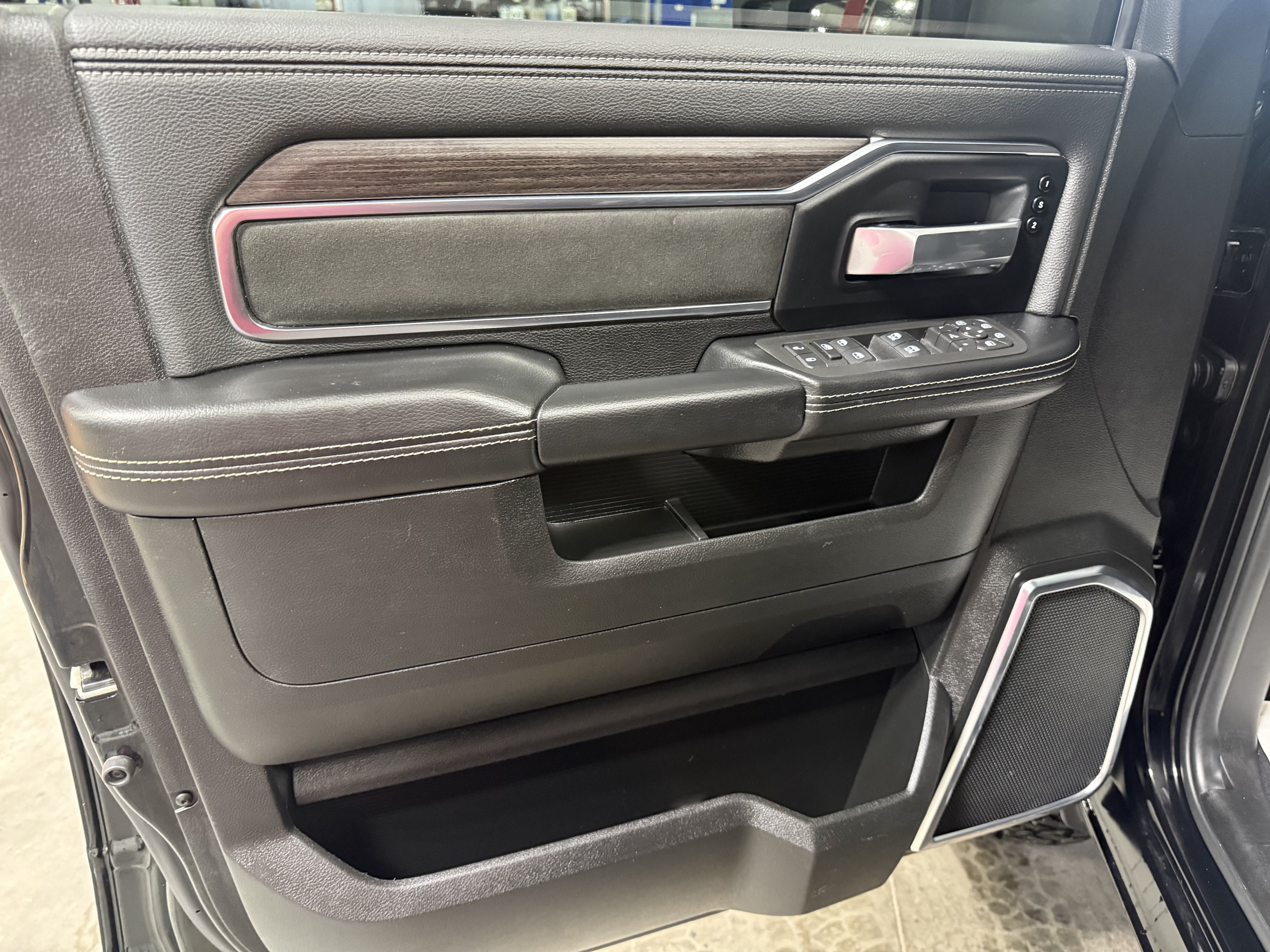 Used 2026 RAM 2500 Laramie AWD/4WD image 13
