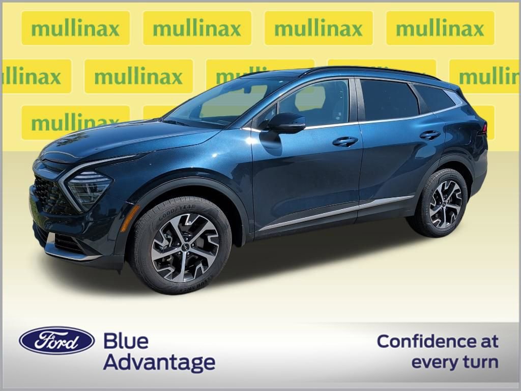 Used 2025 Kia Sportage EX w/ EX Premium Package image 2