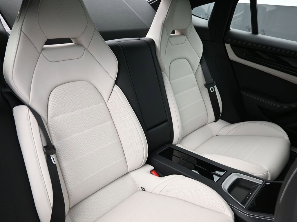 New 2025 Porsche Panamera image 21
