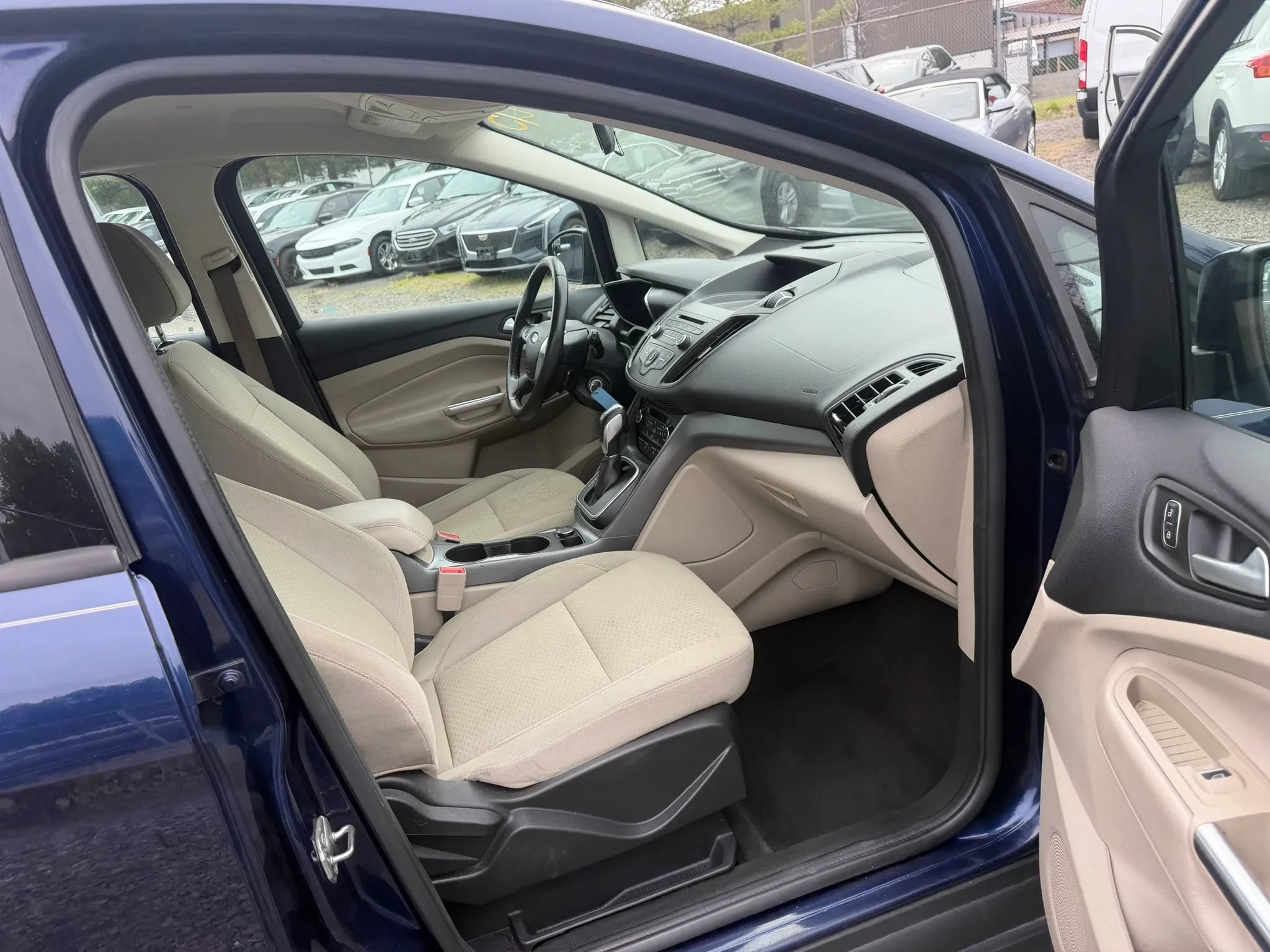 Used 2017 Ford C-MAX SE FWD image 28