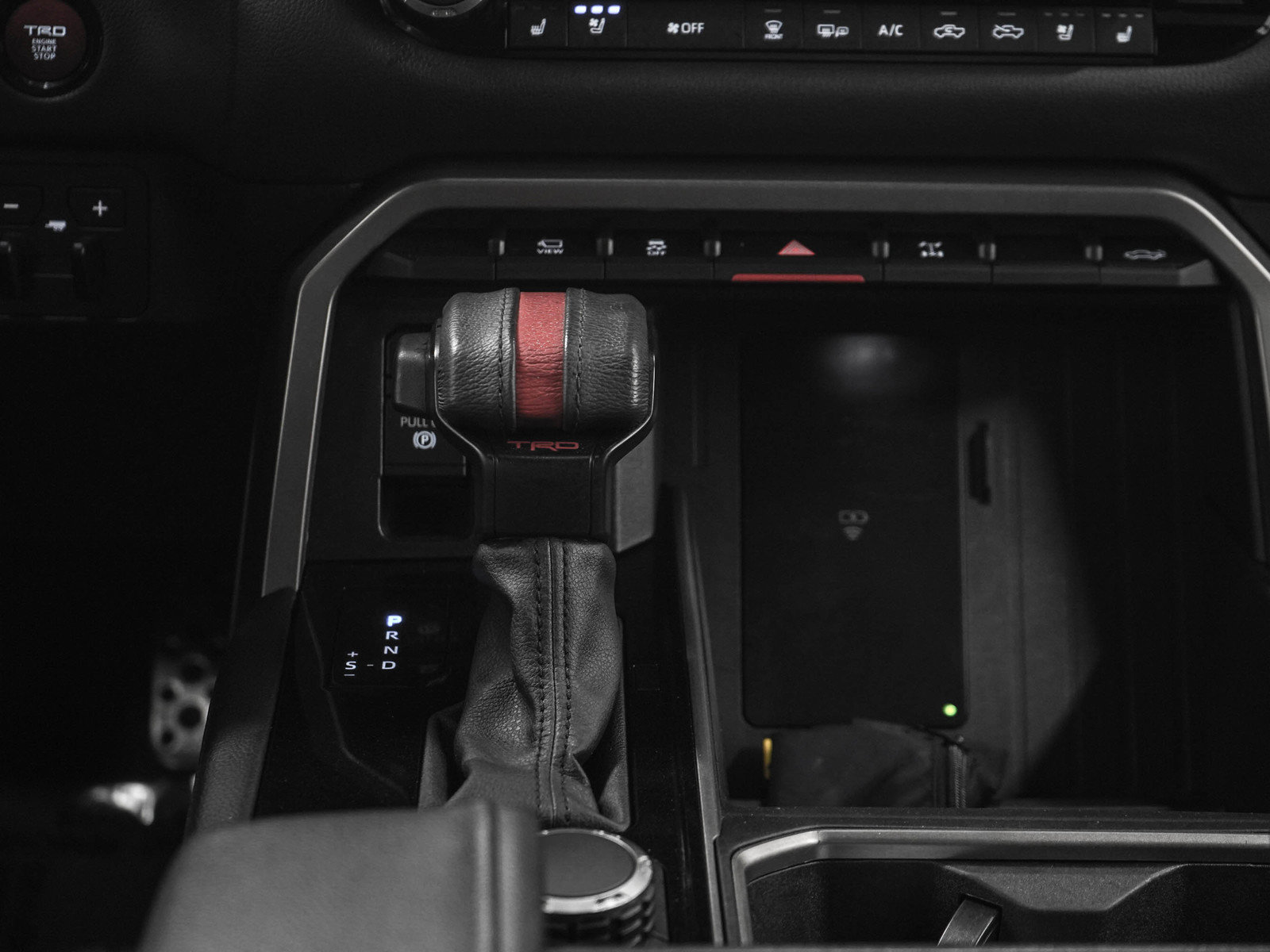 Used 2025 Toyota Tundra Limited AWD/4WD image 19