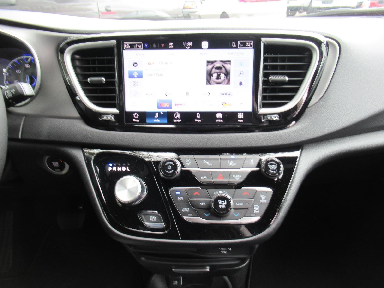 New 2027 Chrysler Pacifica LX FWD image 14