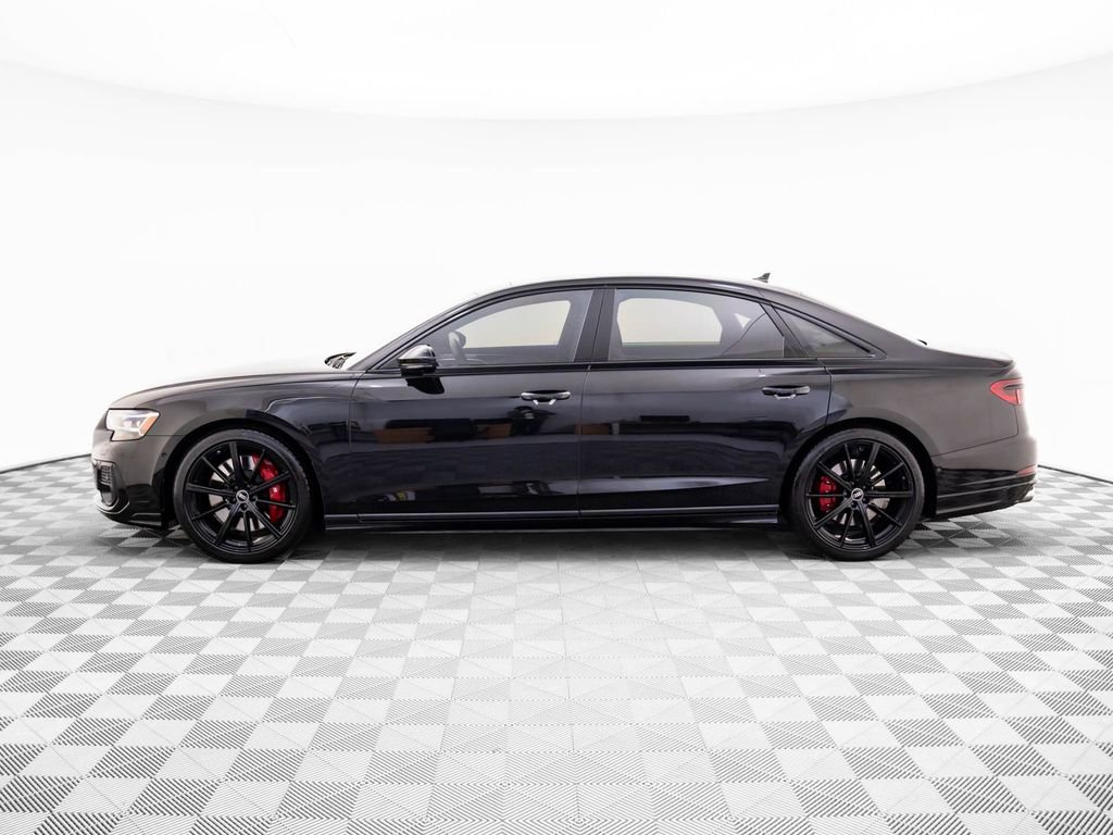 Used 2022 Audi S8 image 3