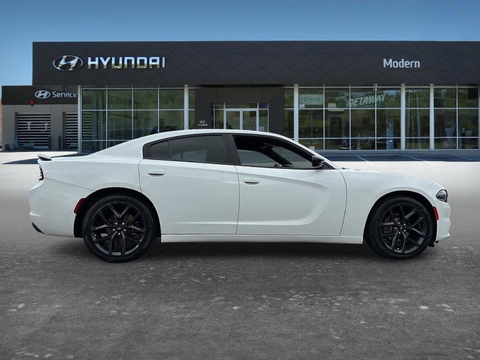 Used 2019 Dodge Charger SXT w/ Blacktop Package RWD image 3