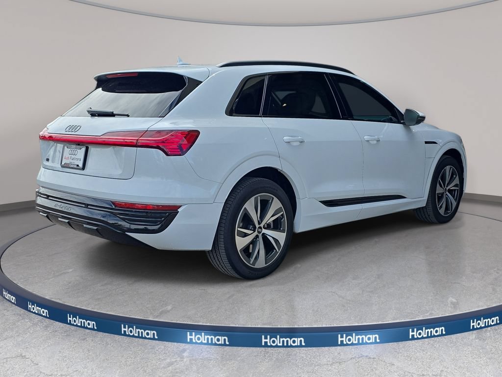Used 2024 Audi Q8 e-tron Premium Plus AWD/4WD image 6