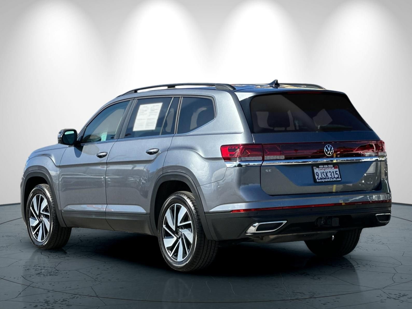 Used 2024 Volkswagen Atlas SE image 6