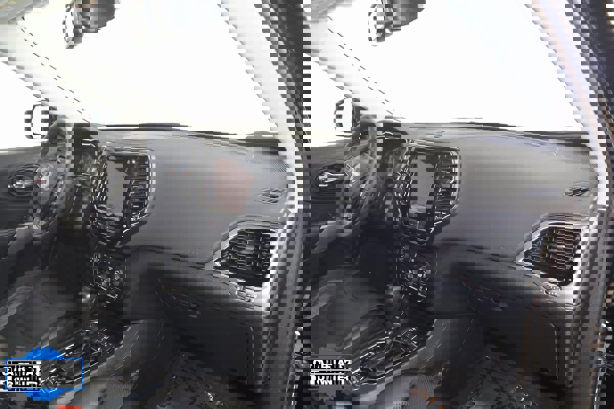 Used 2022 Jeep Cherokee Limited image 42