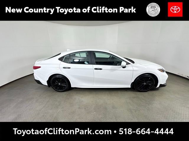 Certified 2025 Toyota Camry SE image 2