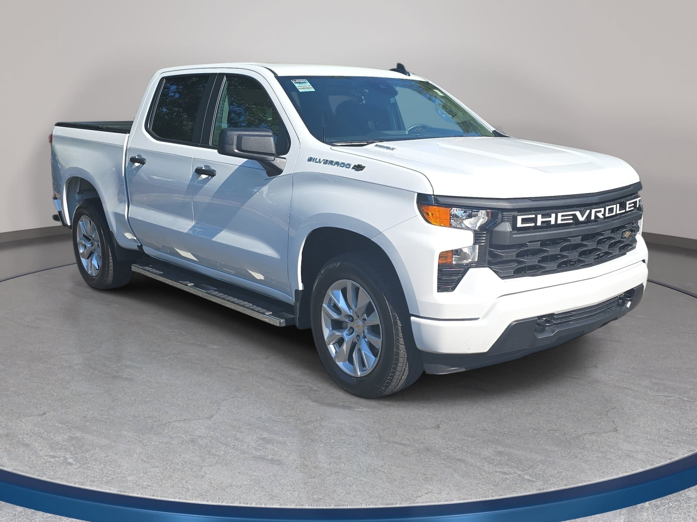Used 2025 Chevrolet Silverado 1500 Custom RWD image 3