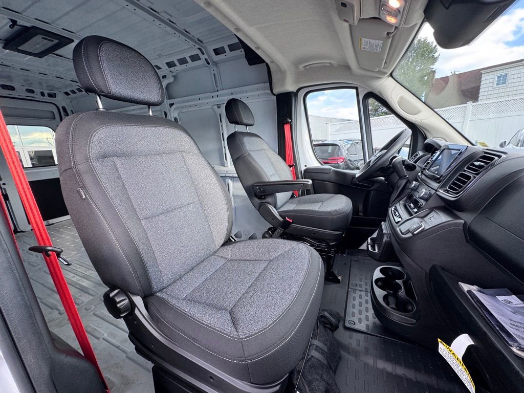 Used 2025 RAM ProMaster 2500 w/ Convenience Group FWD image 20
