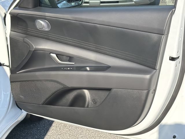 Certified 2026 Hyundai Elantra Hybrid FWD image 14