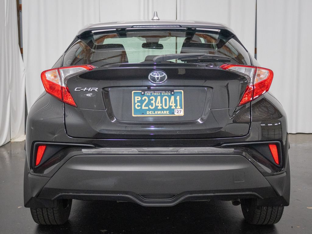Used 2020 Toyota C-HR XLE FWD image 3