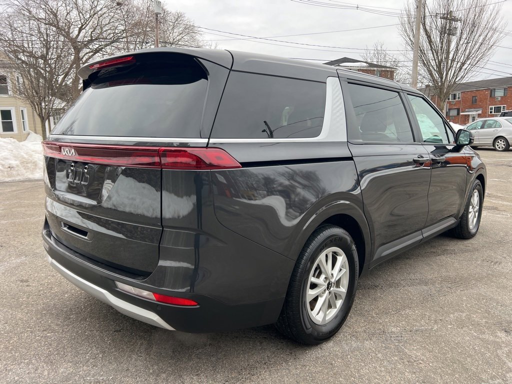 Certified 2024 Kia Carnival LX image 5