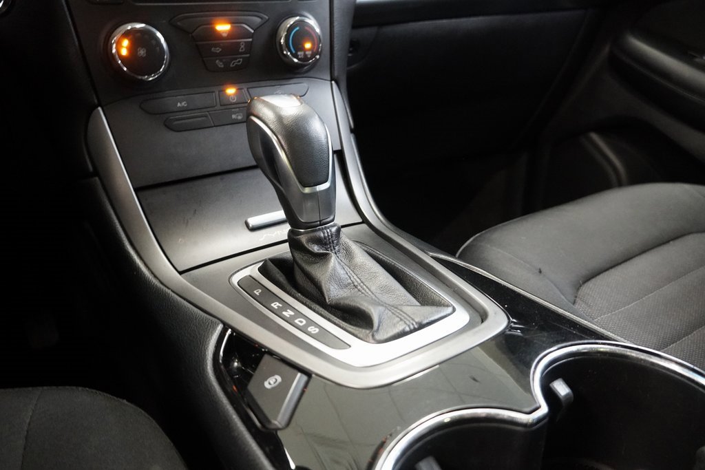 Used 2015 Ford Edge SE image 20