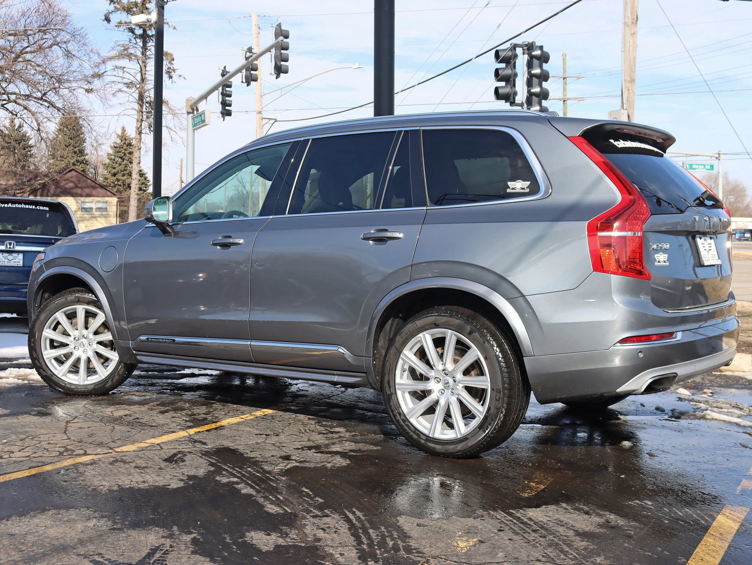 Used 2016 Volvo XC90 T8 Inscription w/ Protection Package Plus AWD/4WD image 10