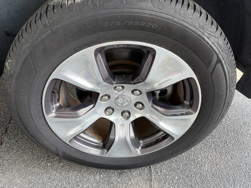 Used 2019 RAM 1500 Laramie AWD/4WD image 10