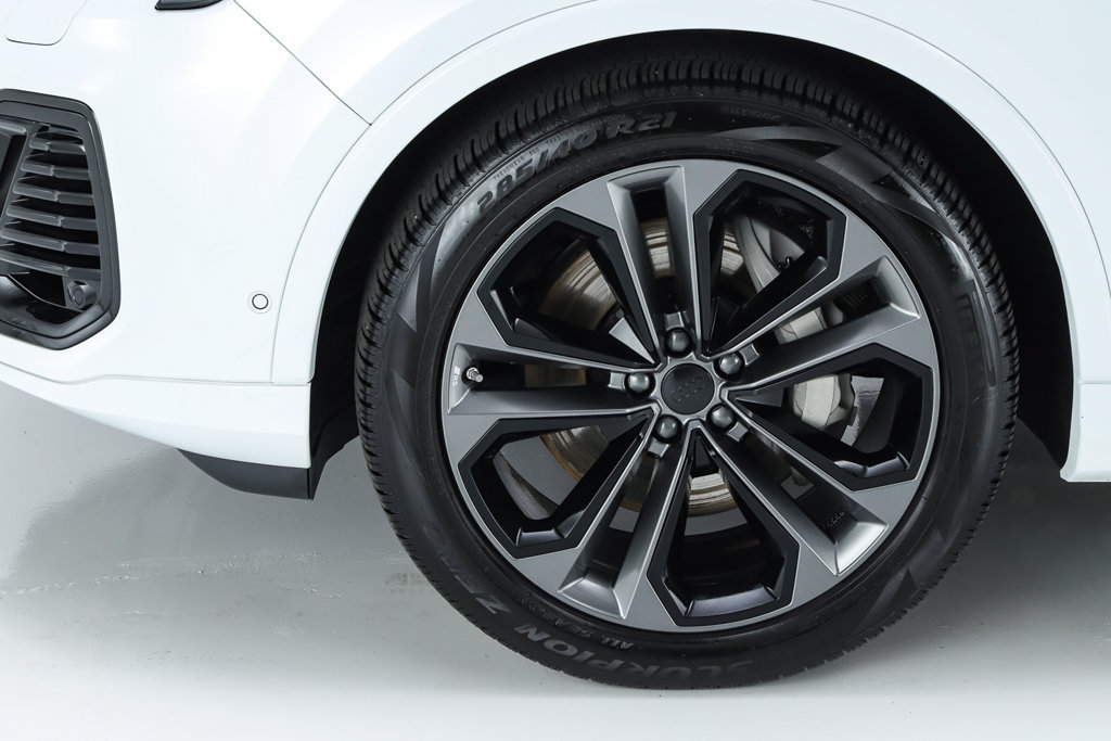 Used 2026 Audi Q7 3.0T Premium Plus w/ Premium Plus Package AWD/4WD image 8