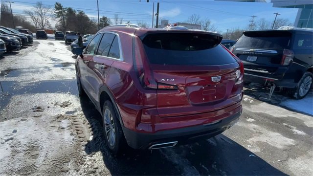 Used 2025 Cadillac XT4 Premium Luxury w/ Technology Package image 8