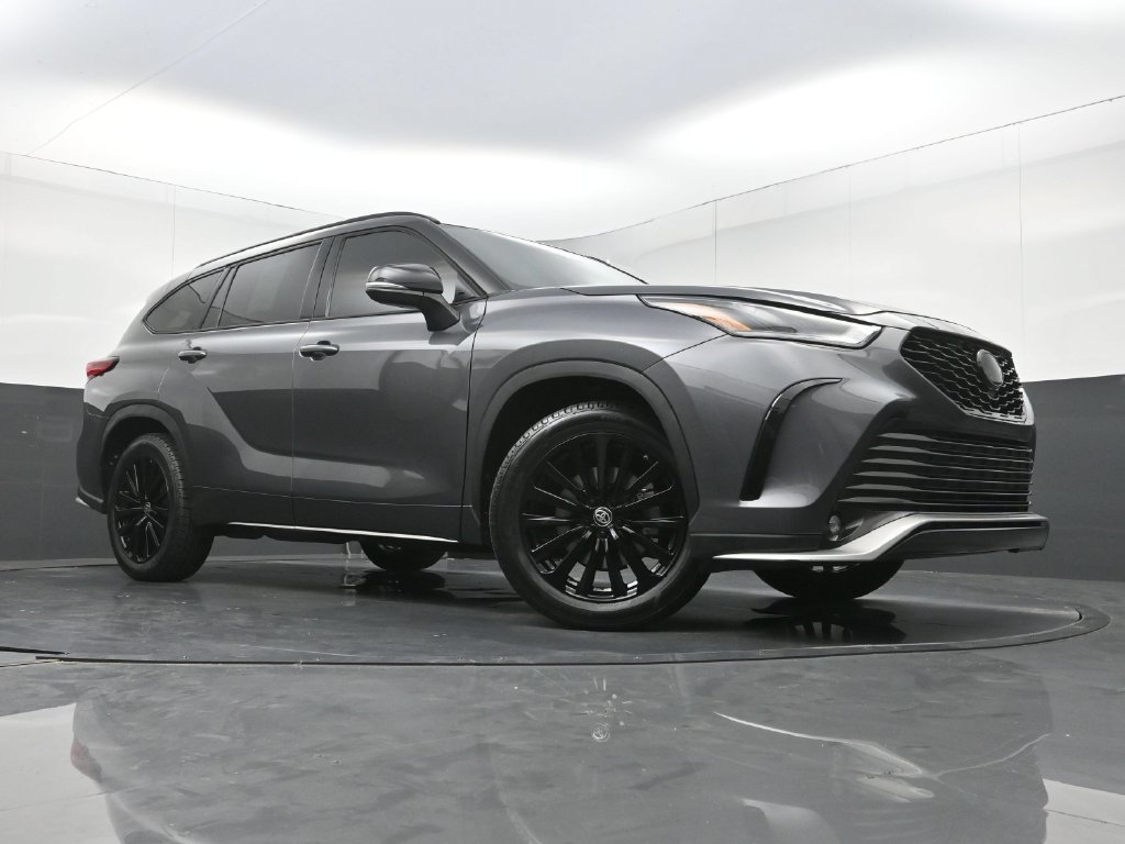 Used 2023 Toyota Highlander XSE FWD image 26