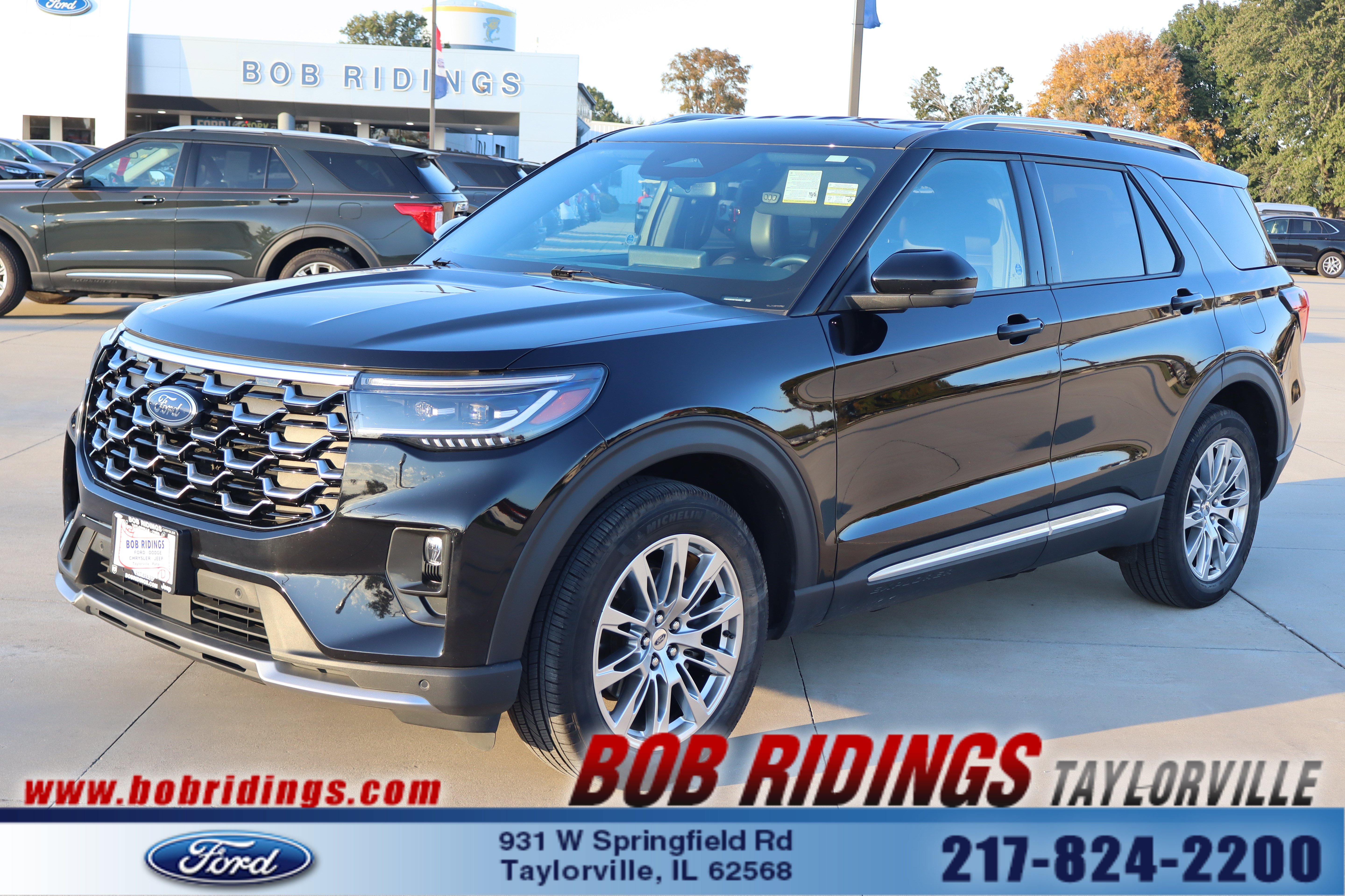 Used 2026 Ford Explorer Platinum AWD/4WD image 1