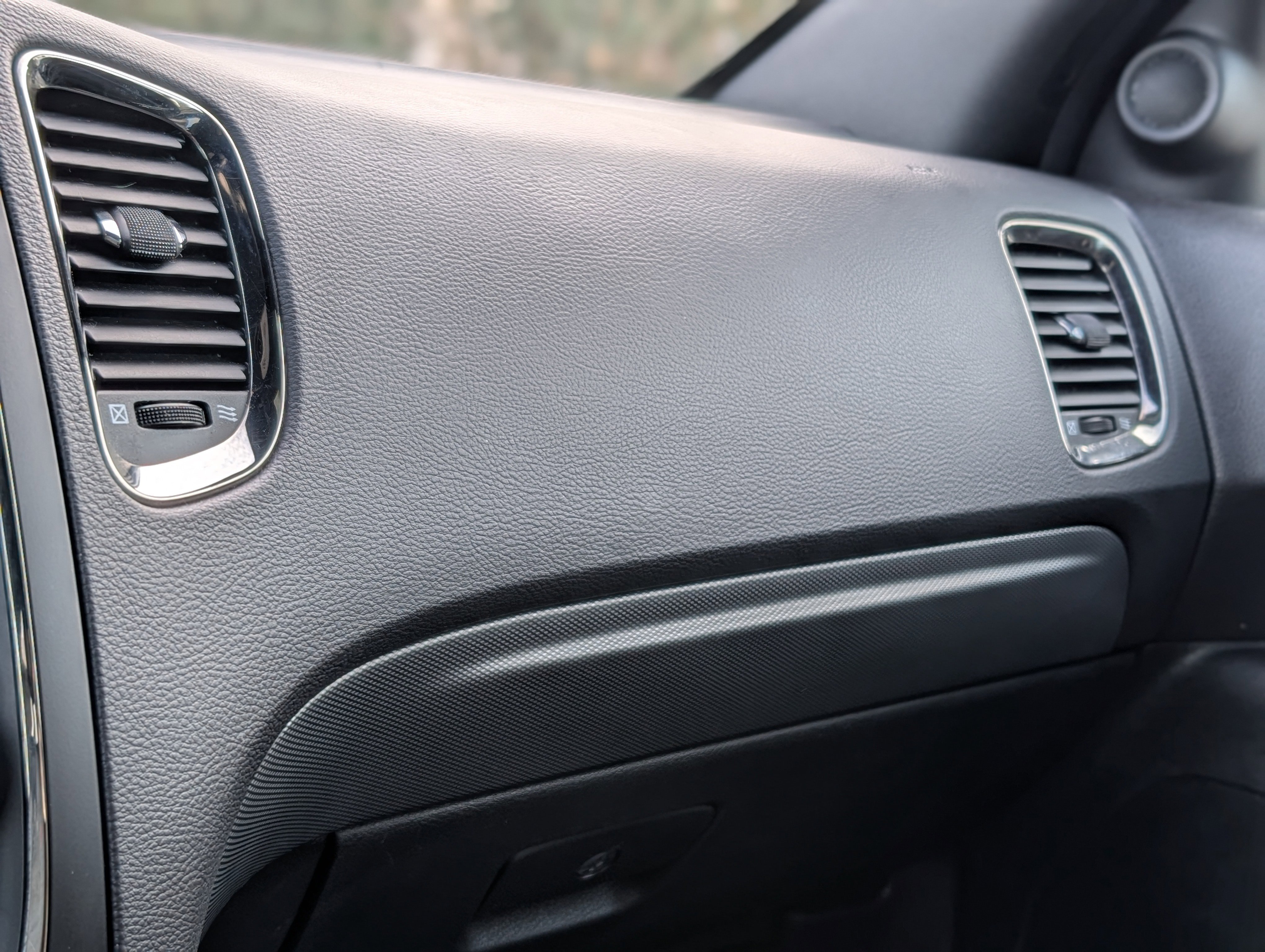 Used 2018 Dodge Durango R/T image 16