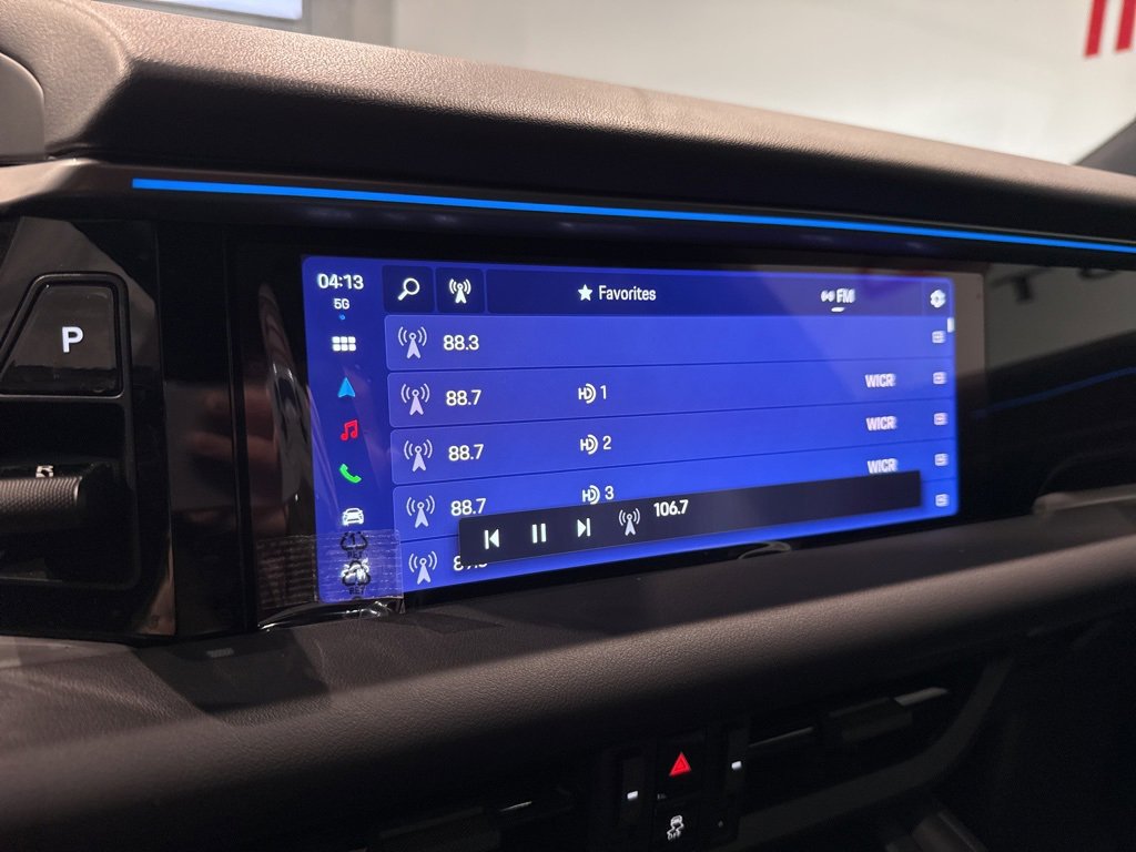 Used 2025 Porsche Macan 4 Electric image 22