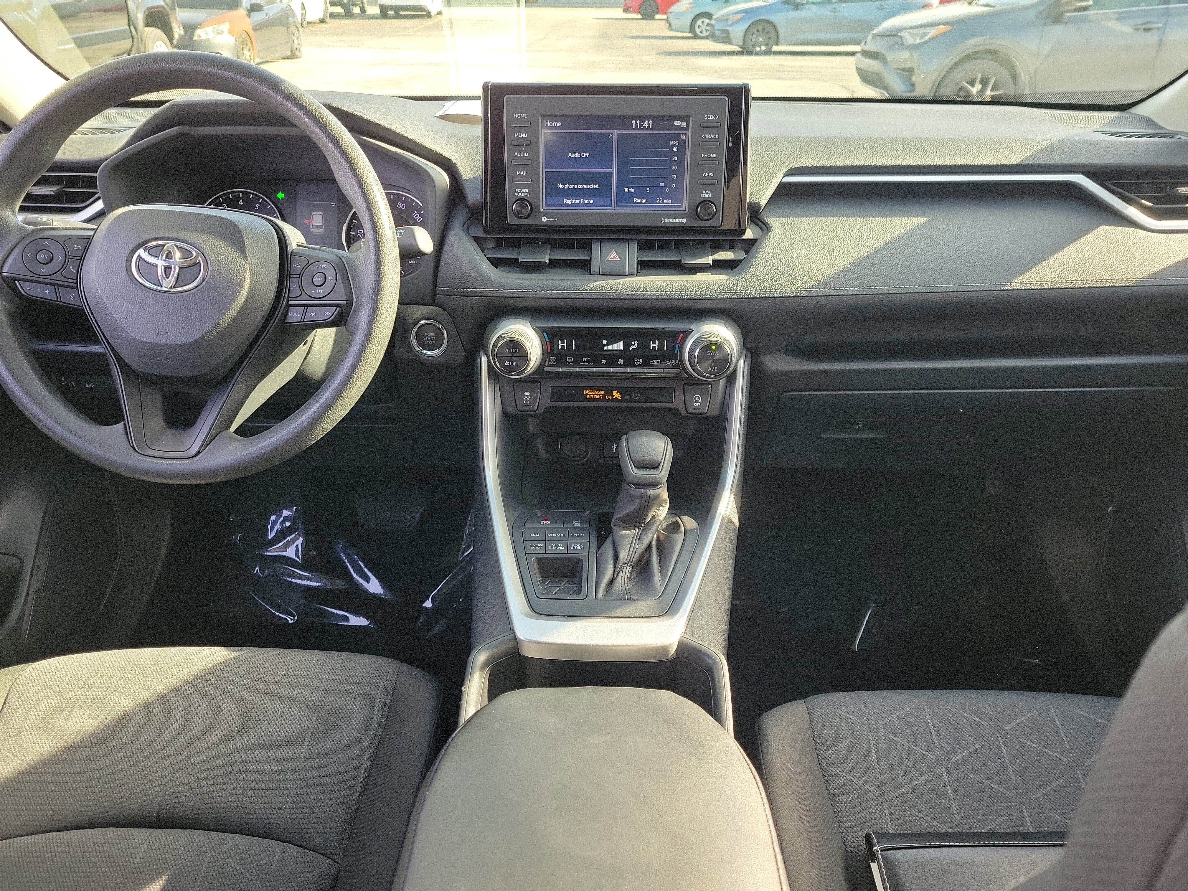 Used 2022 Toyota RAV4 XLE image 9