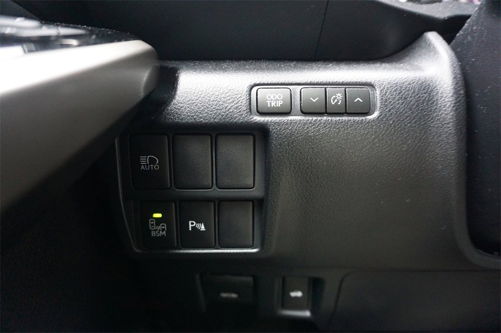 Used 2020 Lexus IS 300 AWD w/ Premium Package image 5