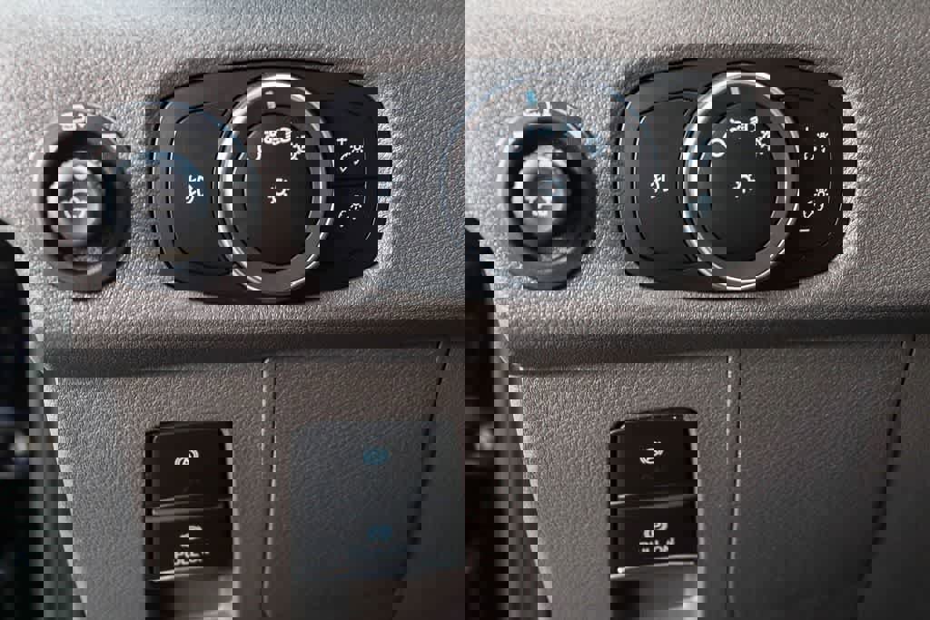 Used 2024 Ford Transit 350 XLT image 21