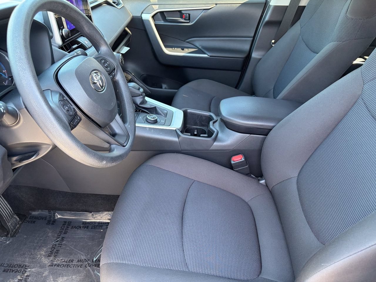 Used 2025 Toyota RAV4 LE AWD/4WD image 27
