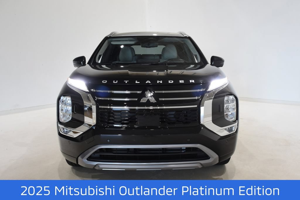 New 2025 Mitsubishi Outlander AWD image 2