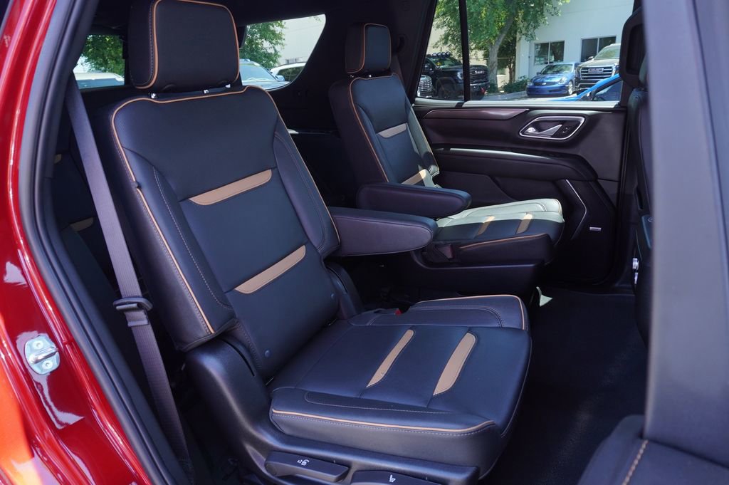 Certified 2024 GMC Yukon AT4 w/ Technology Package AWD/4WD image 9
