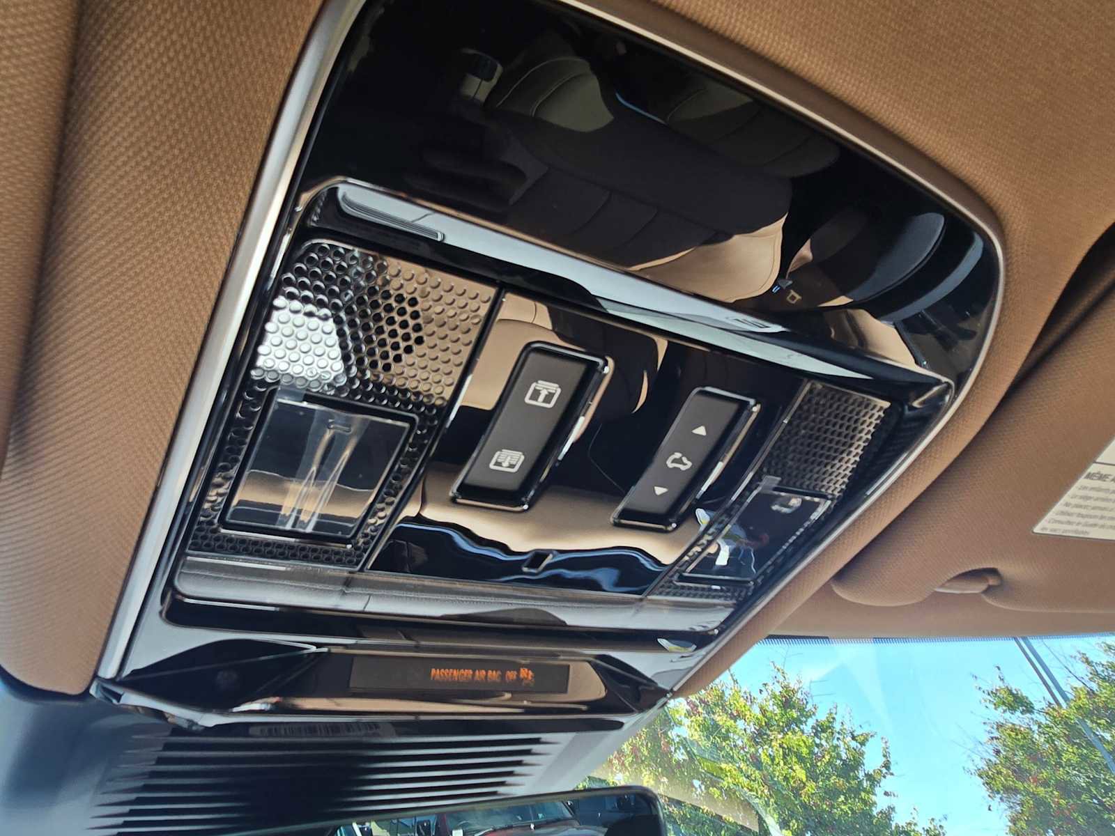 New 2025 Land Rover Range Rover SE image 33