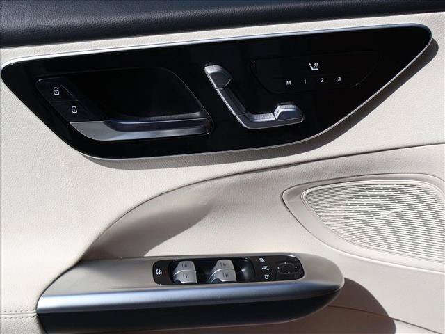 Used 2025 Mercedes-Benz C 300 4MATIC Sedan image 13