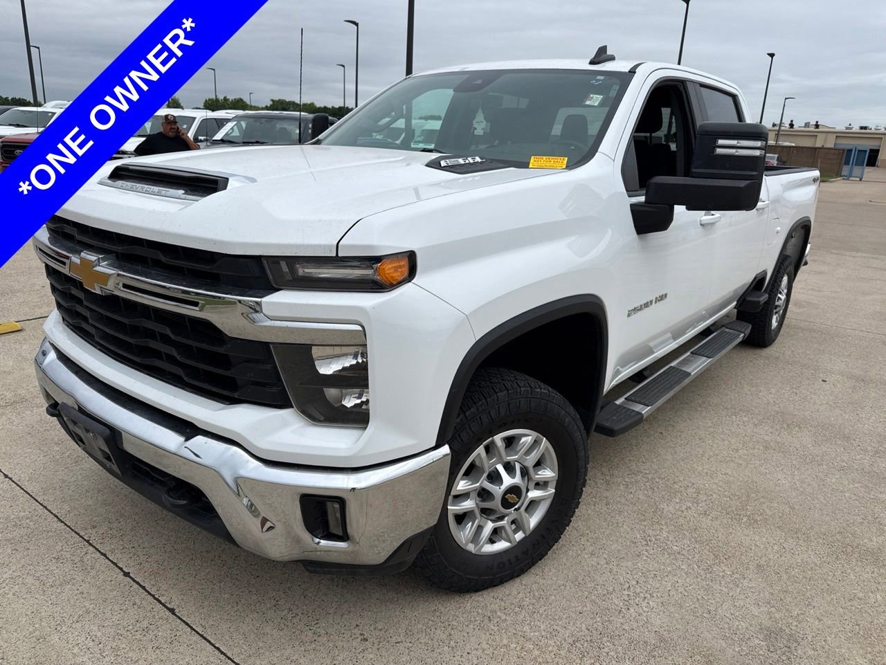 Used 2024 Chevrolet Silverado 2500 LT w/ Convenience Package AWD/4WD image 1