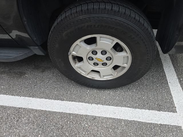 Used 2013 Chevrolet Avalanche LS RWD image 25