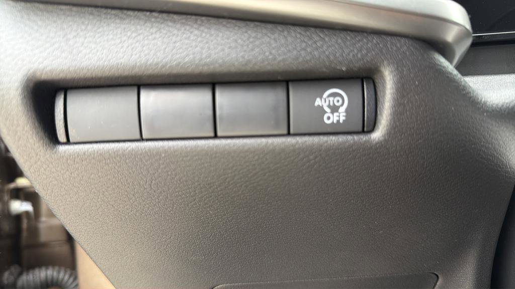 New 2026 Nissan Kicks SV w/ Charging Package FWD image 20