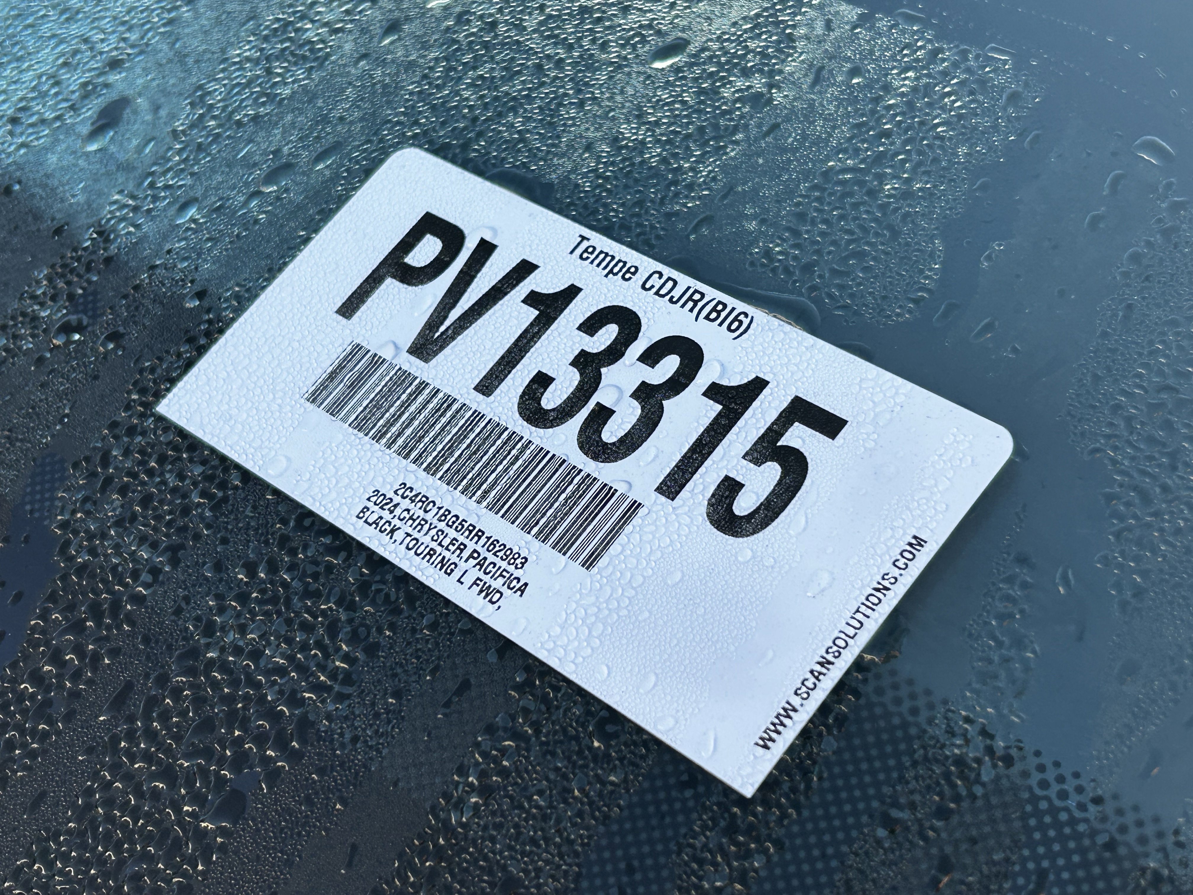 Certified 2024 Chrysler Pacifica Touring-L image 30