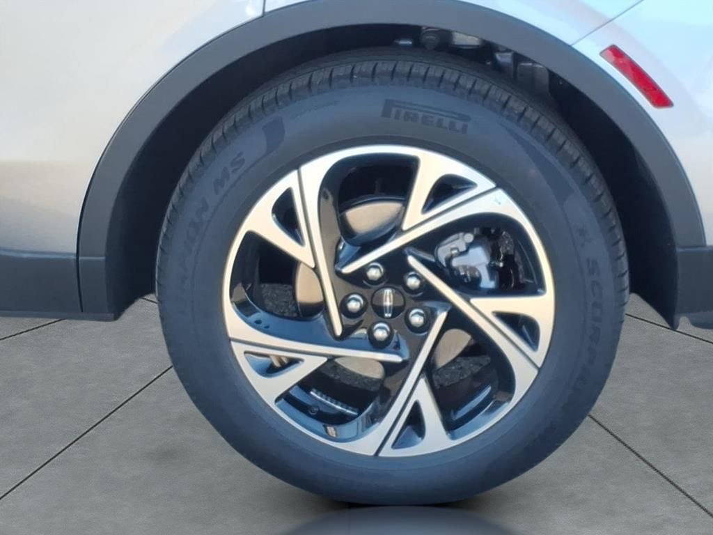 New 2026 Lincoln Nautilus Premier w/ Jet Appearance Package image 4