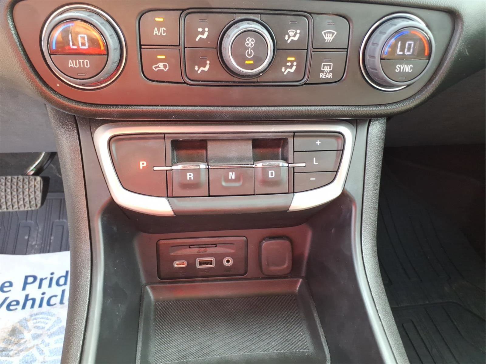 Used 2023 GMC Terrain SLE w/ Driver Convenience Package FWD image 23
