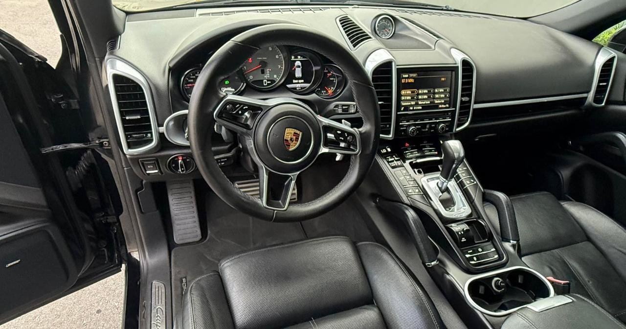 Used 2016 Porsche Cayenne S AWD/4WD image 25