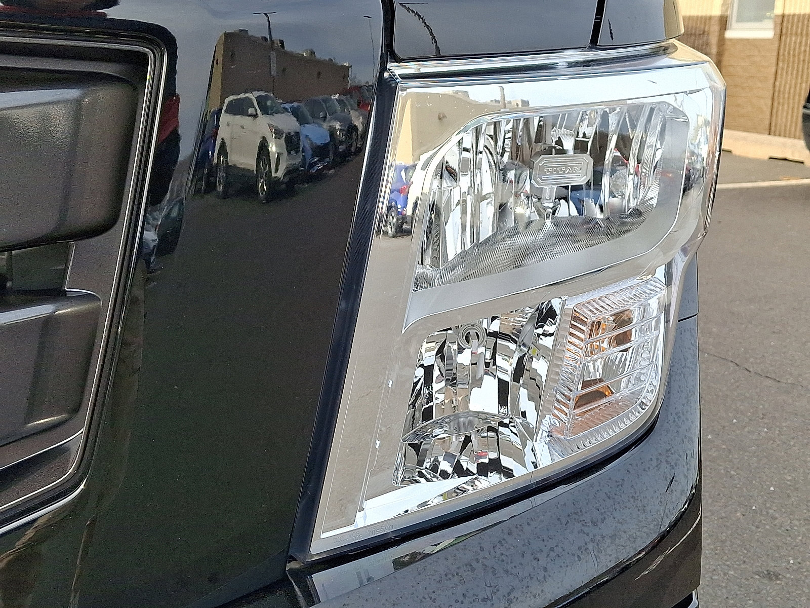 Used 2021 Nissan Titan SV w/ SV Convenience Package image 8