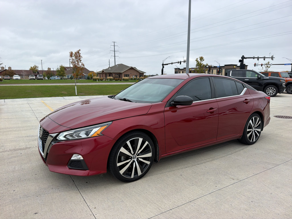 Used 2019 Nissan Altima 2.5 SR FWD image 2