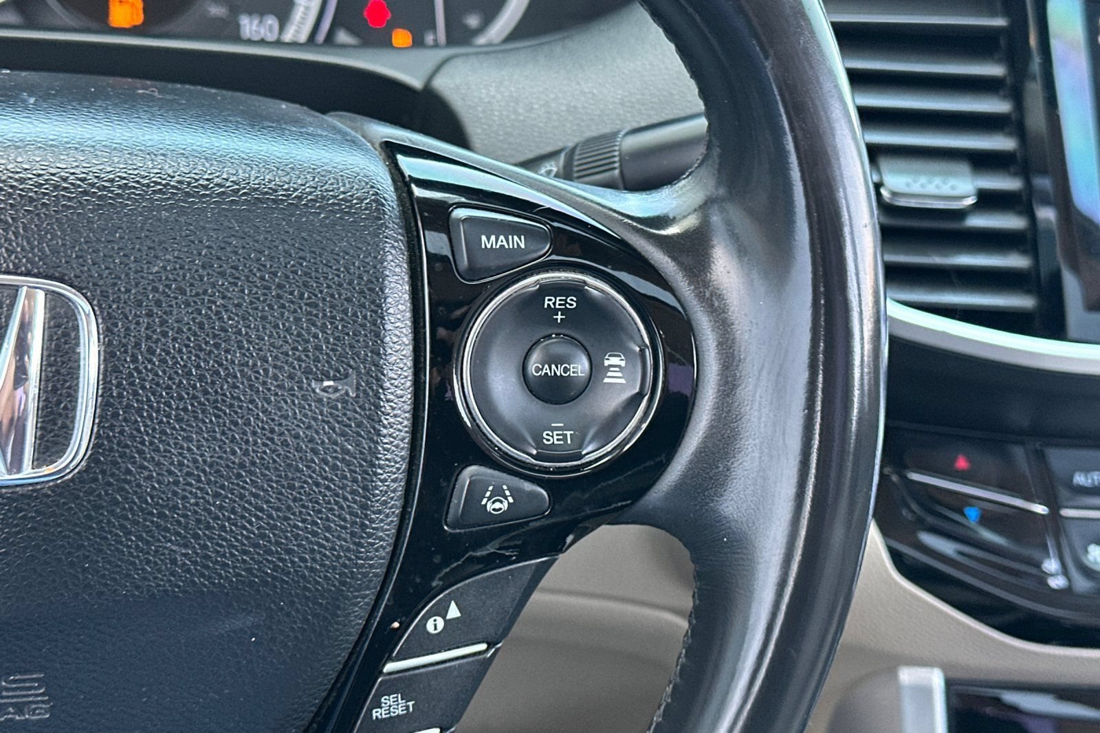 Used 2016 Honda Accord Touring image 31