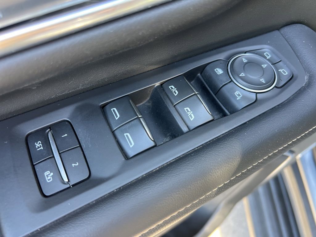 Used 2021 Chevrolet Tahoe Premier w/ Premium Package image 10